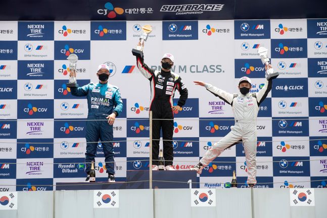 BMW M 클래스 1라운드 포디움 1위 김효겸 2위 권형진 3위 한지우ⓒBMW 코리아