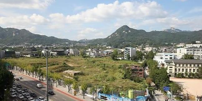 대한항공 자구안의 핵심인 서울 종로구 송현동 부지 매각이 서울시의 공원화 방침에 난항을 겪고 있는 가운데, 한국자산관리공사(캠코)에 매각될지 주목된다.ⓒ연합