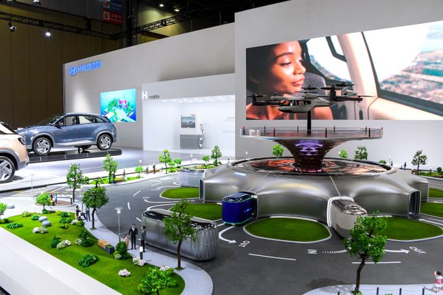 현대자동차가 ‘수소모빌리티+쇼’에서 전시한 스마트 모빌리티 솔루션 ‘UAM-PBV-Hub’ 축소 모형물ⓒ현대차