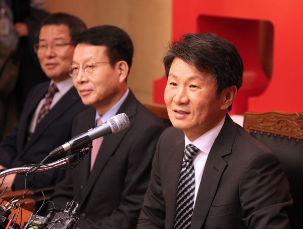 정몽규 HDC그룹 회장이 지난 2019년 11월12일 아시아나항공 인수 우선협상대상자로 선정된 직후 기자회견을 하고 있다.ⓒHDC그룹