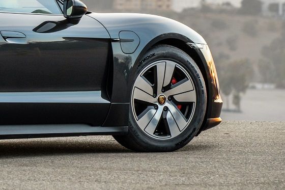 포르쉐 최초 고성능 전기 스포츠카 '타이칸'에 신차용 타이어(OE) 공급 ⓒ한국타이어