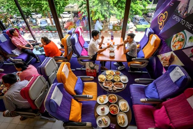 타이항공이 방콕 본사에 오픈한 비행기 테마 레스토랑.ⓒAFP 연합뉴스