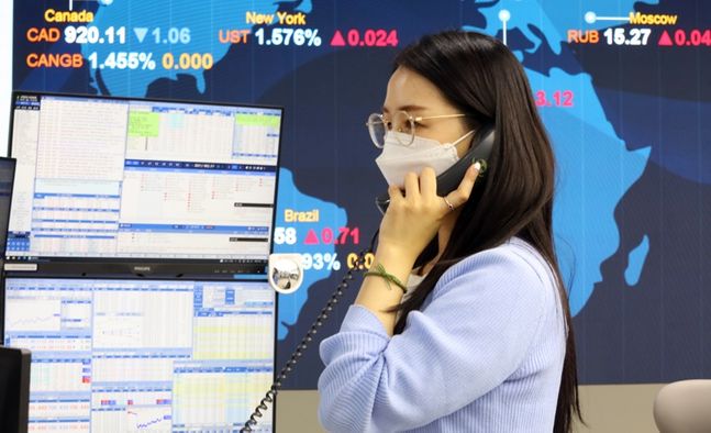 현재경기판단과 향후경기전망은 모두 전월 대비 2p 상승했으나 80, 96을 기록하며 여전히 100 아래에 머물렀다. 취업기회전망은 전월 대비 6p 상승한 94, 금리수준전망은 1p 하락한 133을 기록했다.ⓒKB국민은행