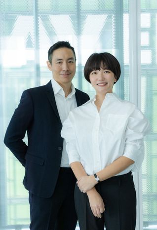 최수연 네이버 CEO 내정자(오른쪽), 김남선 네이버 CFO 내정자.ⓒ네이버