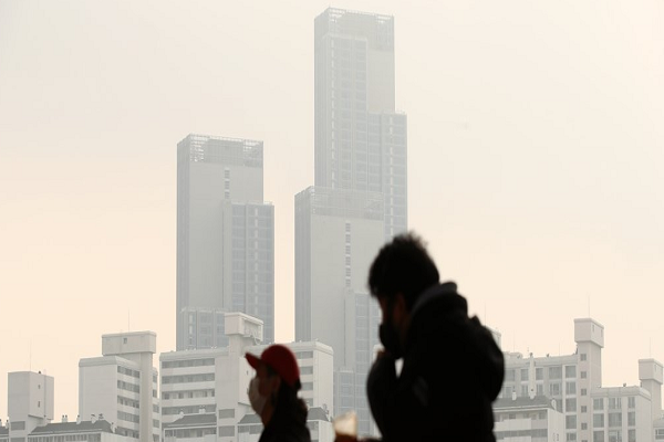 지난 10월부터 수도권 아파트 실거래 가격이 하락세로 전환했다.ⓒ연합