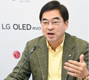 박형세 LG전자 HE사업본부장이 4일 간담회를 열고 올해 TV 신제품 라인업과 사업전략을 소개하고 있다.ⓒLG전자