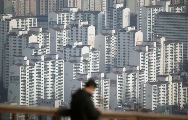 지난달 전국 주택 거래량이 또 다시 역대 최저를 기록했다.ⓒ연합