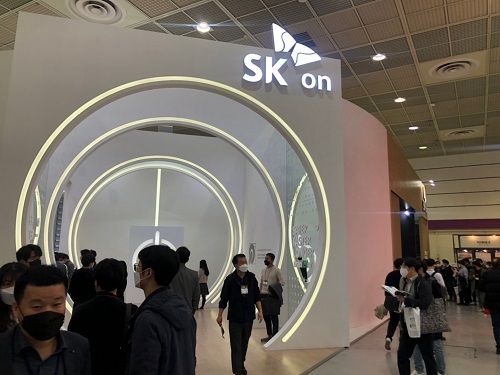 SK온 부스 전경. ⓒEBN