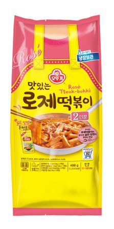 오뚜기는 신제품 '맛있는 로제떡볶이'를 출시했다.ⓒ오뚜기