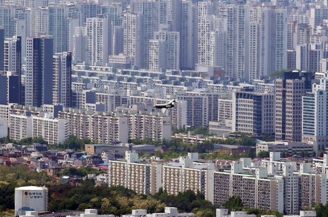 경기 광주시 남한산성에서 바라본 서울 강남권 아파트 단지.ⓒ연합