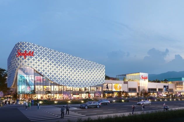 신세계그룹은 광주광역시 어등산 관광단지에 복합쇼핑몰 '스타필드' 건립을 추진하고 기존 광주신세계도 확장하겠다고 17일 밝혔다.ⓒ신세계그룹