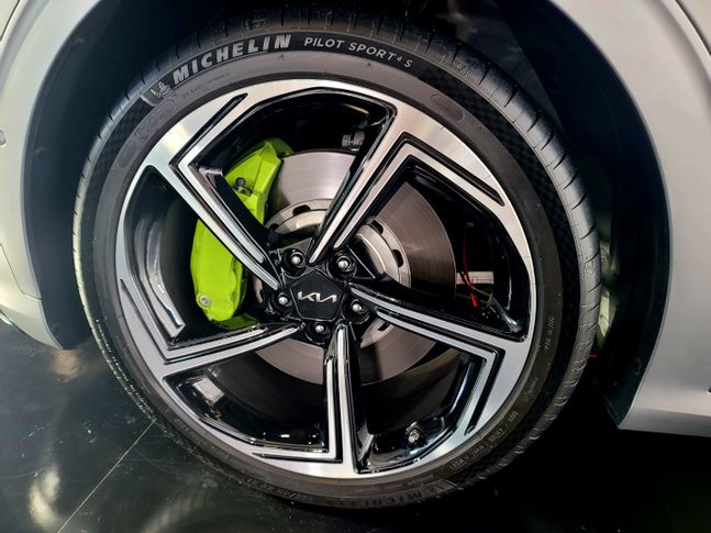 EV6 GT 타이어 ⓒ신승훈 기자