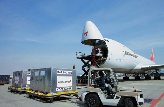 서울시 강서구 김포공항 아시아나항공 화물선 선적 모습, 본문과 관련 없음.ⓒ아시아나항공