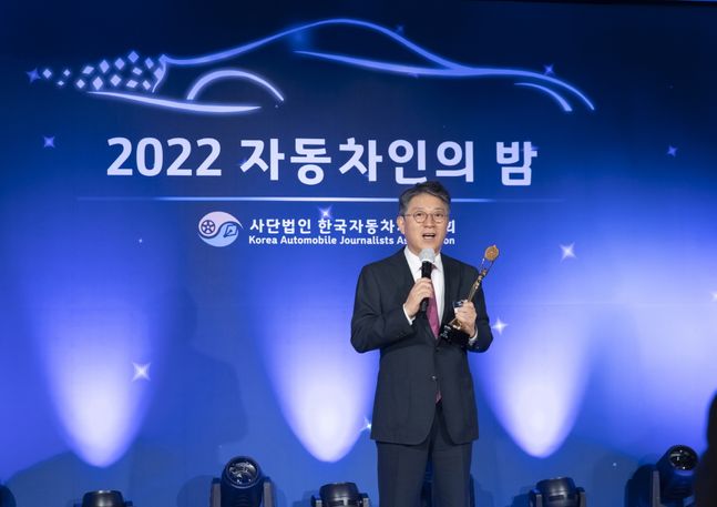 2022 자동차인 산업부문 공로상을 수상한 곽재선 쌍용자동차 회장.ⓒ한국자동차기자협회