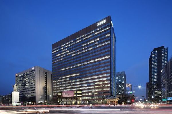 교보생명 관계자는 "어피니티 측의 법적분쟁 유발로 가장 객관적인 풋옵션 가격을 평가받을 수 있는 IPO 기회가 지연된 만큼 이제라도 주요 주주의 역할에 맞게 적극 협조해 주기를 바란다"며 "회사는 이번 판결과 무관하게 금융지주사 전환, IPO 등 주주가치 제고를 위한 노력을 지속하겠다"고 말했다.ⓒ교보생명