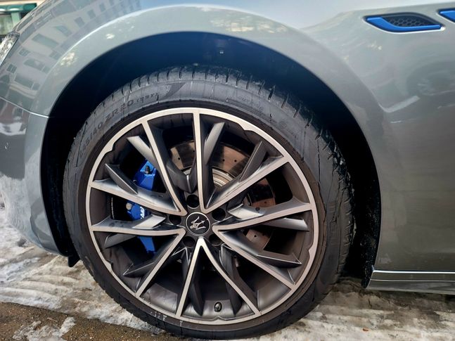 기블리 GT 하이브리드 휠·타이어 ⓒ신승훈 기자 
