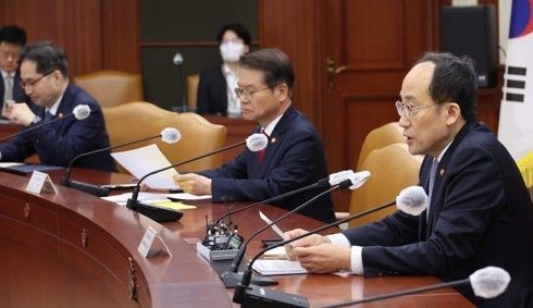 추경호 경제부총리 겸 기획재정부 장관이 6일 정부서울청사에서 열린 비상경제장관회의를 주재하고 있다. ⓒ연합