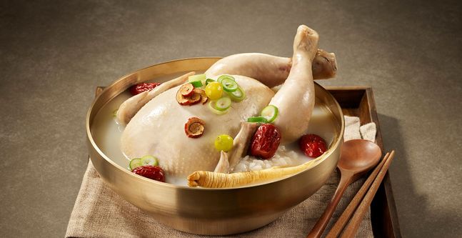 닭값 부담에 이른 더위까지…삼계탕 간편식 인기 예감