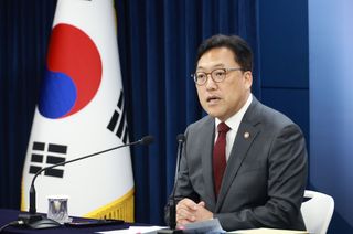 [일문일답] 취임 44일 김병환 "가계부채 정책효과 보여…우리금융 경영진 책임有"