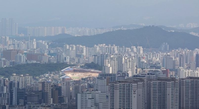 서울 남산에서 바라본 아파트 단지.  [출처=연합뉴스]