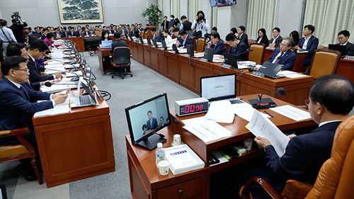 국회 운영위원회는 이날 전체회의를 열고 대통령실 등을 상대로 현안 질의를 할 예정이다. 연합