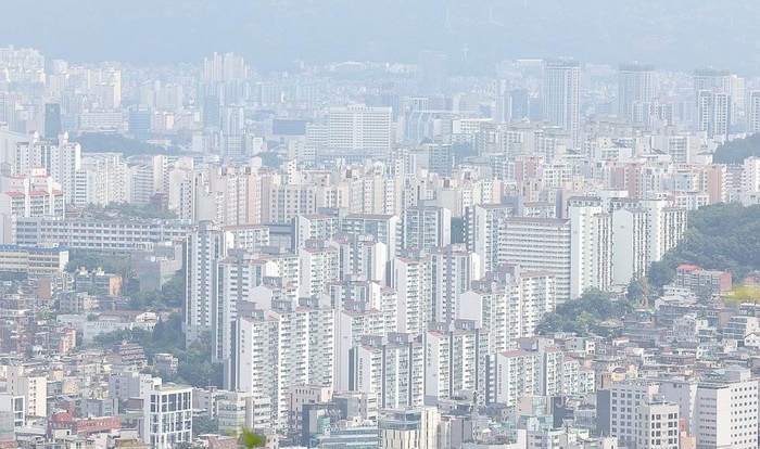 서울 남산에서 내려다본 아파트 일대. 연합뉴스