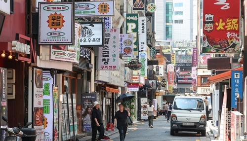 소상공인의 체감경기가 소비 감소 여파로 두 달 연속 악화한 것으로 나타났다. [제공=연합]