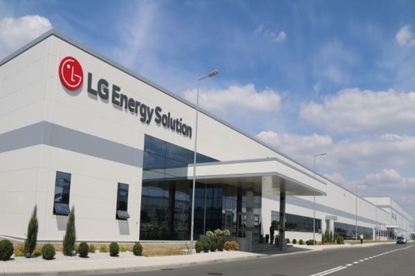 LG엔솔, 유럽 ‘LFP 배터리’ 뚫었다...르노 전기차용 대량 공급