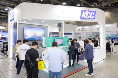 KCC, 물류로봇 전용 바닥재 토털 솔루션 선보여